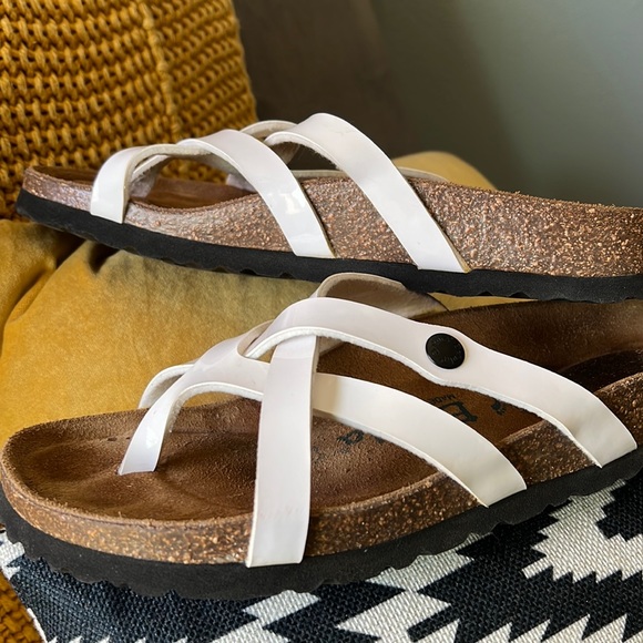 Birkenstock Sandals Betula White. Shiny. Sz 39 (US Sz8). - Picture 4 of 6